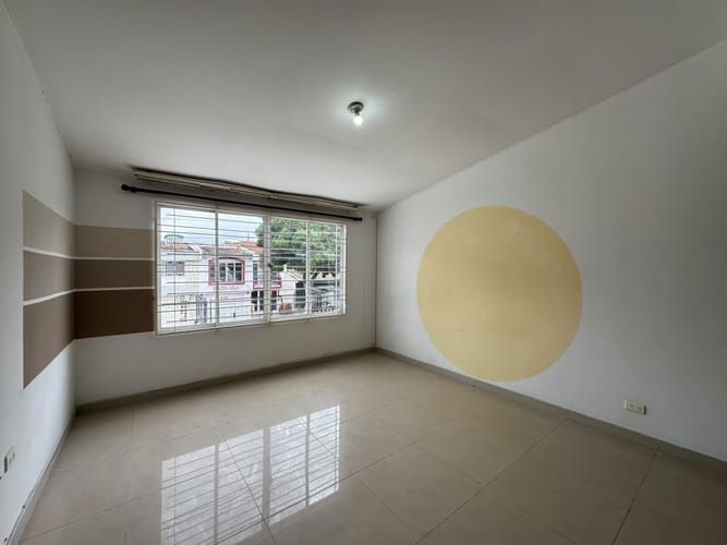Casa de 6 alcobas en venta en Quintas De Don Simon, Cali, 285 m² · foto 2 de 24