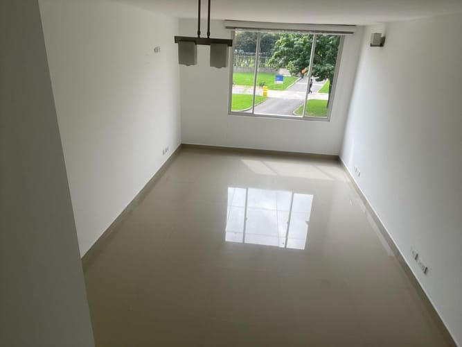 Apartamento de 3 alcobas en venta en Ciudad Salitre Oriental, Bogotá, 70 m² · foto 4 de 12