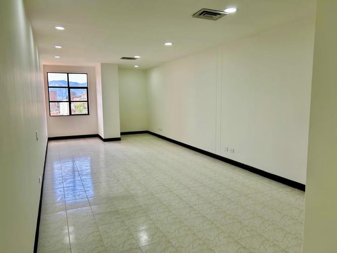 Oficina en venta en Astorga, Medellín, 40 m² · foto 2 de 5