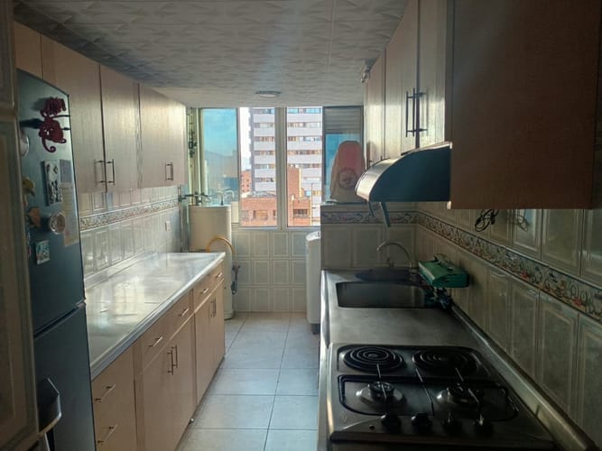 Apartamento de 3 alcobas en venta en El Pinal, Medellín, 144 m² · foto 4 de 23