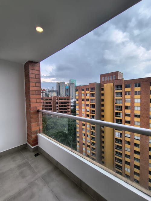 Apartamento de 2 alcobas en arriendo en La Aguacatala, Medellín, 78 m² · foto 2 de 17