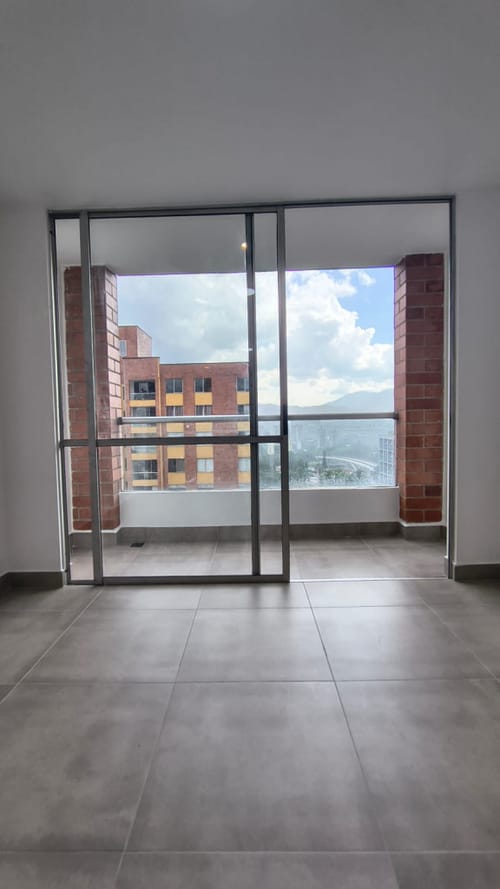 Apartamento de 2 alcobas en arriendo en La Aguacatala, Medellín, 78 m² · foto 8 de 17