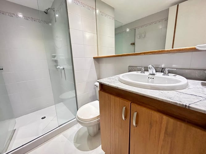 Apartamento de 3 alcobas en venta en El Poblado, Medellín, 137 m² · foto 4 de 19