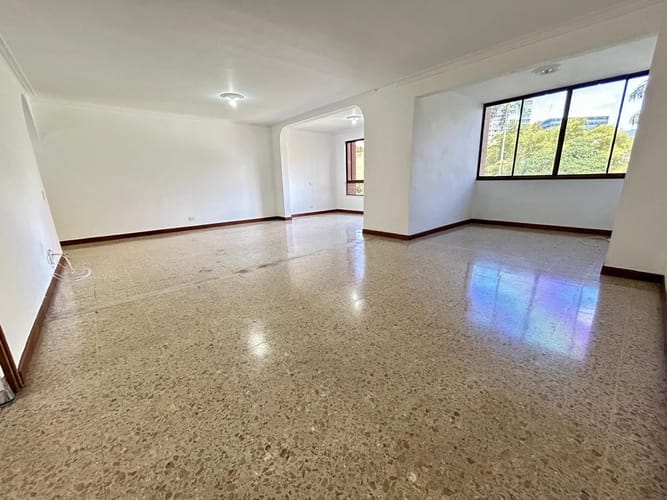 Apartamento de 3 alcobas en venta en El Poblado, Medellín, 137 m² · foto 8 de 19