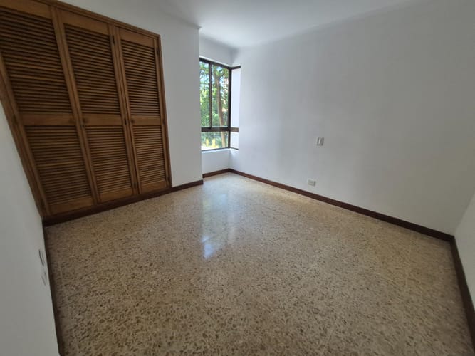 Apartamento de 3 alcobas en venta en El Poblado, Medellín, 137 m² · foto 10 de 19