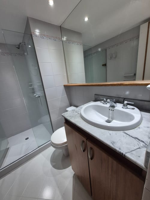 Apartamento de 3 alcobas en venta en El Poblado, Medellín, 137 m² · foto 17 de 19