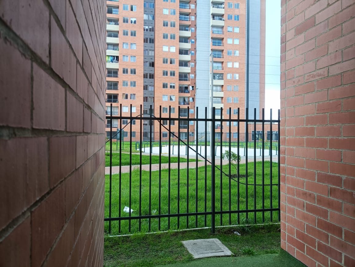 Apartamento en venta en Fontibon, Bogotá · foto 2 de 12