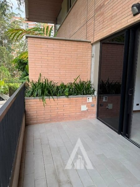Apartamento de 1 alcoba en arriendo en Los Naranjos, Medellín, 87 m² · foto 3 de 24