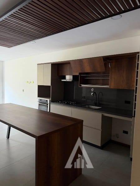 Apartamento de 1 alcoba en arriendo en Los Naranjos, Medellín, 87 m² · foto 19 de 24