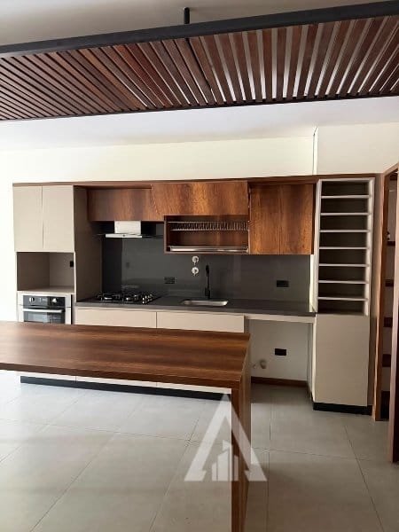 Apartamento de 1 alcoba en arriendo en Los Naranjos, Medellín, 87 m² · foto 20 de 24