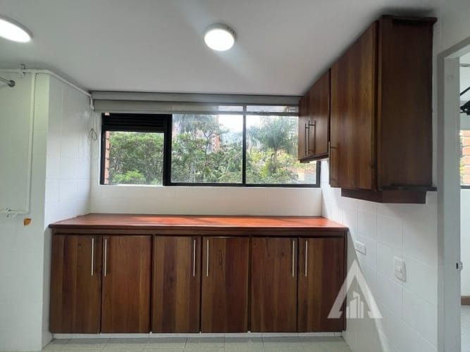 Apartamento de 3 alcobas en arriendo en La Florida, Medellín, 155 m² · foto 3 de 24