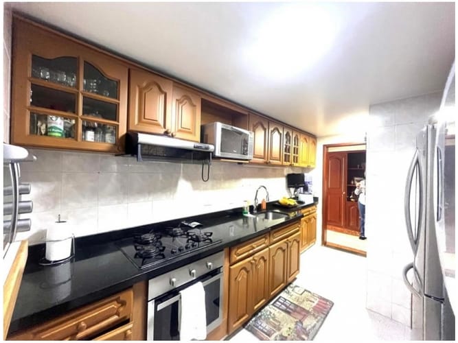 Apartamento de 3 alcobas en venta en Santa Barbara, Bogotá, 109 m² · foto 3 de 20