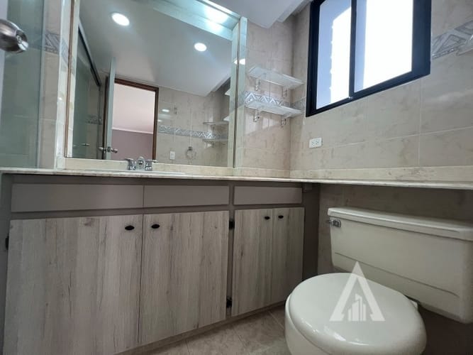 Apartamento de 3 alcobas en arriendo en La Florida, Medellín, 155 m² · foto 15 de 24