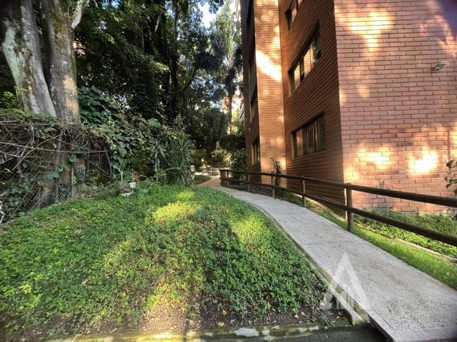 Apartamento de 3 alcobas en arriendo en La Florida, Medellín, 155 m² · foto 22 de 24