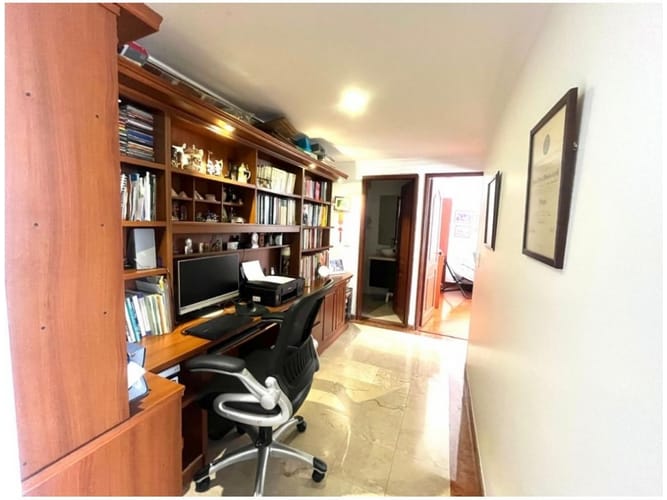 Apartamento de 3 alcobas en venta en Santa Barbara, Bogotá, 109 m² · foto 19 de 20