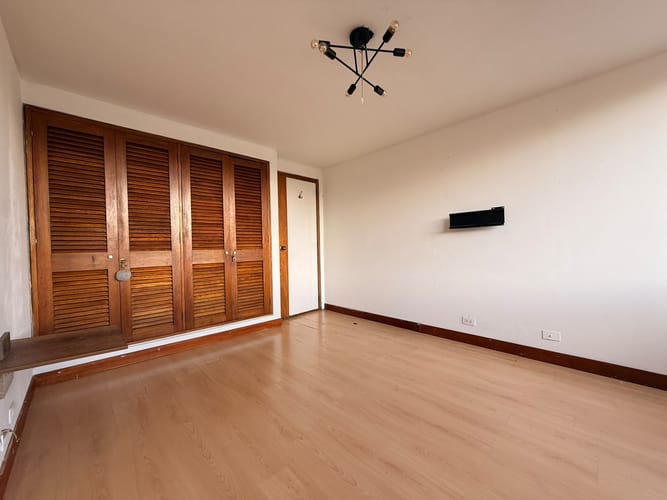 Apartamento de 2 alcobas en arriendo en Chicó Reservado, Bogotá, 90 m² · foto 9 de 17