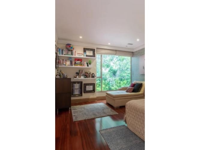 Apartamento de 4 alcobas en venta en Santa Barbara, Bogotá, 404 m² · foto 16 de 18