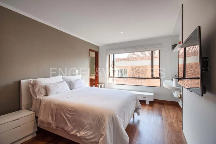Apartamento de 3 alcobas en venta en Chicó Navarra, Bogotá, 145 m² · foto 13 de 14