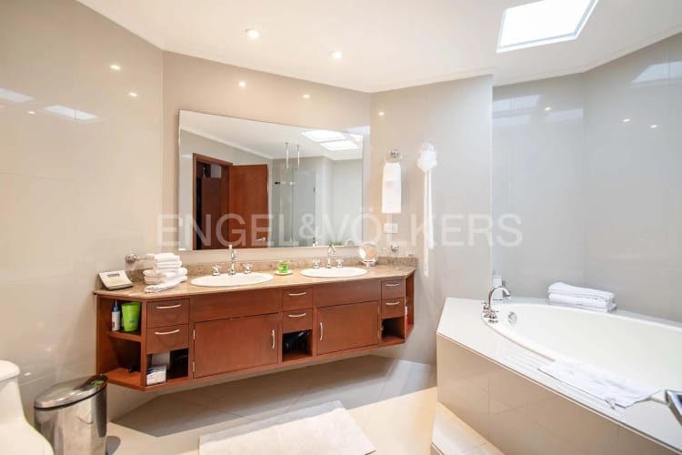 Apartamento de 3 alcobas en venta en Chicó Navarra, Bogotá, 145 m² · foto 10 de 14