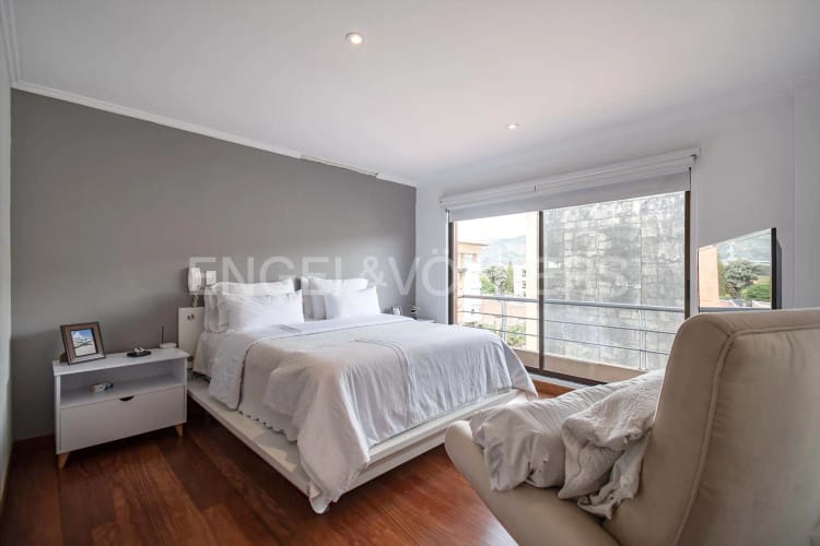 Apartamento de 3 alcobas en venta en Chicó Navarra, Bogotá, 145 m² · foto 7 de 14
