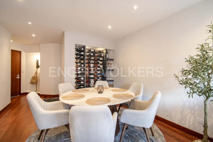 Apartamento de 3 alcobas en venta en Chicó Navarra, Bogotá, 145 m² · foto 5 de 14