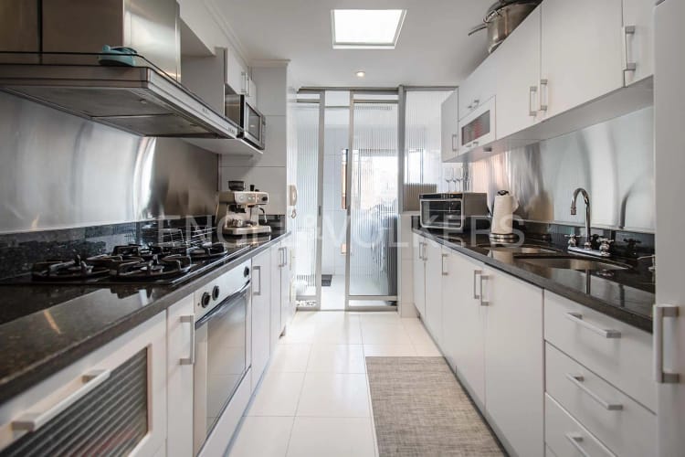 Apartamento de 3 alcobas en venta en Chicó Navarra, Bogotá, 145 m² · foto 4 de 14