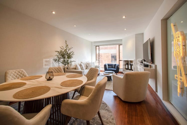 Apartamento de 3 alcobas en venta en Chicó Navarra, Bogotá, 145 m² · foto 3 de 14