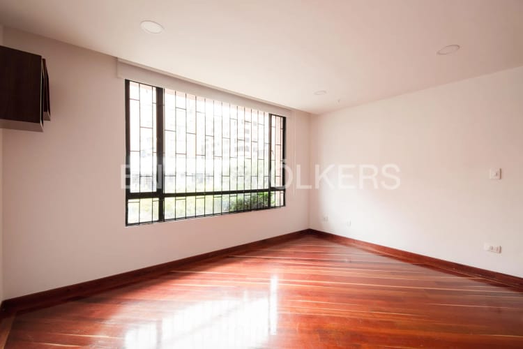Apartamento de 2 alcobas en venta en Chico, Bogotá, 143 m² · foto 10 de 14