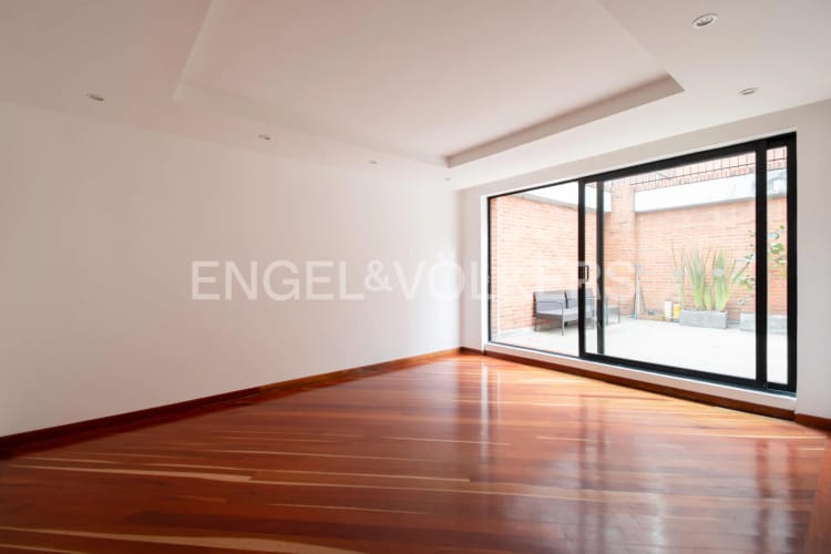 Apartamento de 2 alcobas en venta en Chico, Bogotá, 143 m² · foto 4 de 14