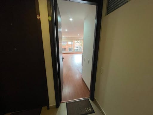 Apartamento de 2 alcobas en venta en Caobos Salazar, Bogotá, 80 m² · foto 2 de 20