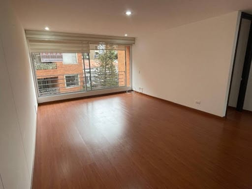Apartamento de 2 alcobas en venta en Caobos Salazar, Bogotá, 80 m² · foto 4 de 20