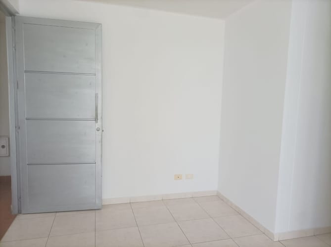 Apartamento de 3 alcobas en venta en Primera De Mayo, Girón, 57 m² · foto 2 de 15