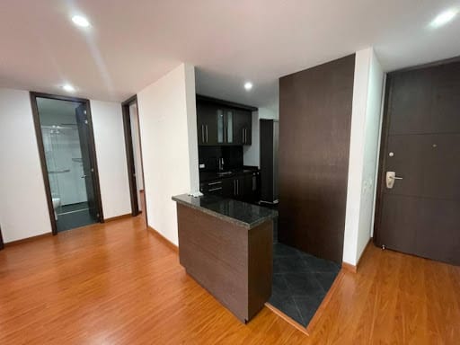 Apartamento de 2 alcobas en venta en Caobos Salazar, Bogotá, 80 m² · foto 7 de 20