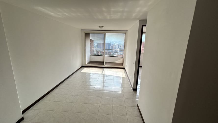 Apartamento de 2 alcobas en arriendo en Vía Las Palmas, Medellín, 55 m² · foto 2 de 10