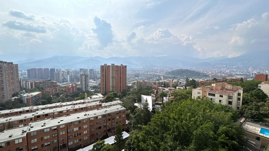 Apartamento de 2 alcobas en arriendo en Vía Las Palmas, Medellín, 55 m² · foto 3 de 10