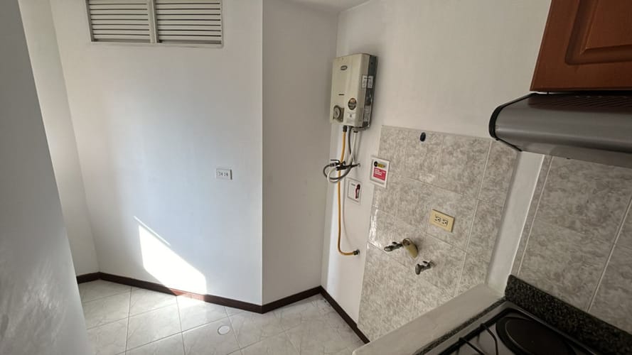 Apartamento de 2 alcobas en arriendo en Vía Las Palmas, Medellín, 55 m² · foto 7 de 10