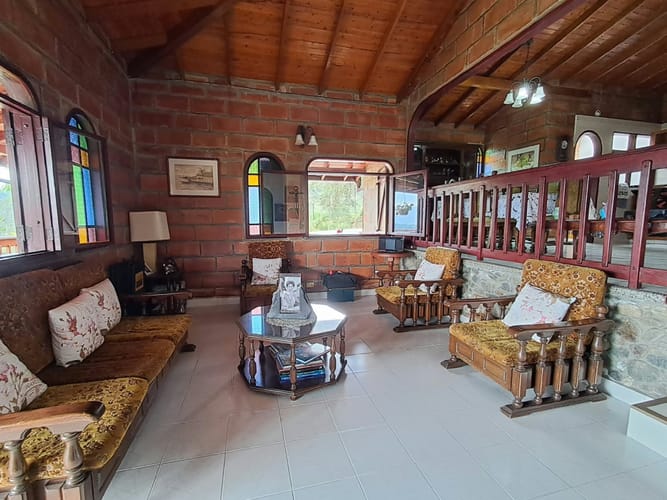 Casa de 4 alcobas en venta en Aguas Frias, Medellín · foto 3 de 24