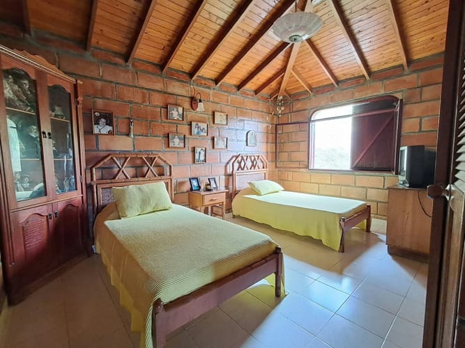 Casa de 4 alcobas en venta en Aguas Frias, Medellín · foto 15 de 24