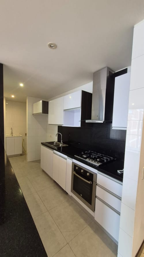 Apartamento de 2 alcobas en arriendo en San Patricio, Bogotá, 93 m² · foto 2 de 24
