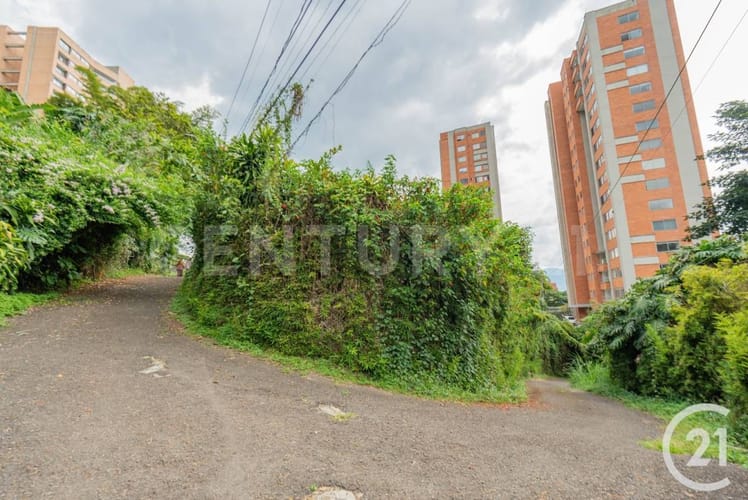 Lote en venta en La Inmaculada, Envigado, 1502 m² · foto 2 de 12