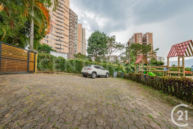 Lote en venta en La Inmaculada, Envigado, 1502 m² · foto 6 de 12