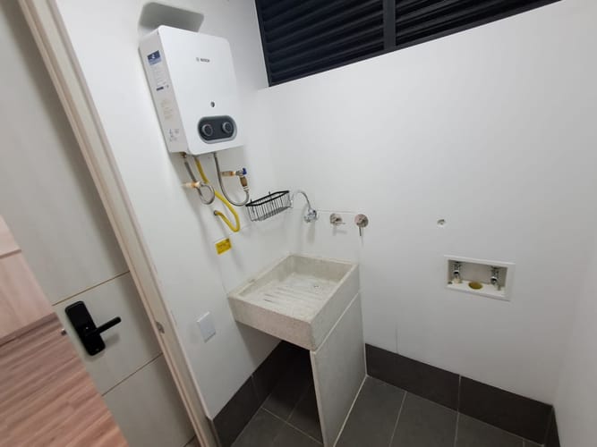 Apartamento de 1 alcoba en arriendo en Altos Del Poblado, Medellín, 62 m² · foto 3 de 15