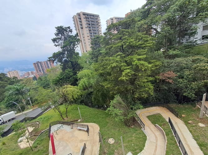 Apartamento de 1 alcoba en arriendo en Altos Del Poblado, Medellín, 62 m² · foto 11 de 15