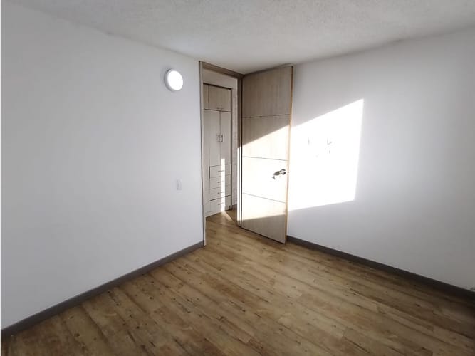 Apartaestudio en venta en Calandaima, Bogotá, 47 m² · foto 5 de 14