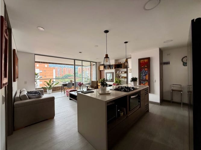 Apartamento de 2 alcobas en venta en Loma De Las Brujas, Medellín, 96 m² · foto 6 de 24