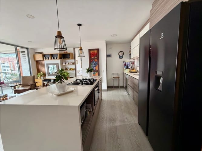 Apartamento de 2 alcobas en venta en Loma De Las Brujas, Medellín, 96 m² · foto 10 de 24