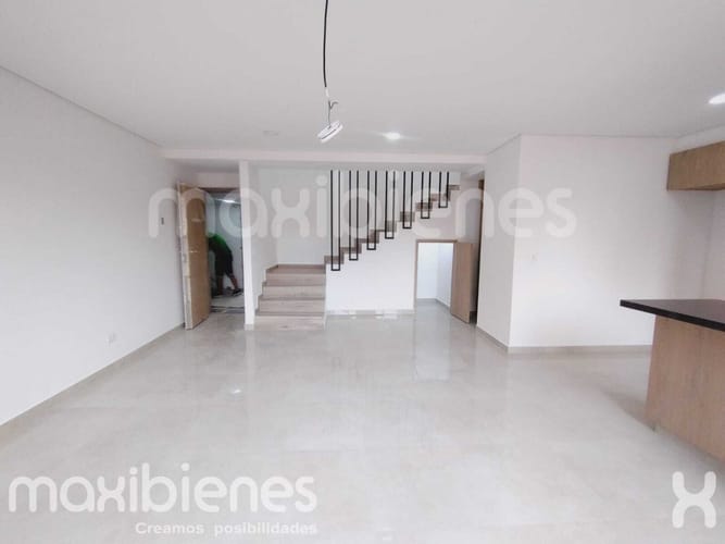Apartamento de 2 alcobas en arriendo en La Floresta, Medellín, 103 m² · foto 3 de 15