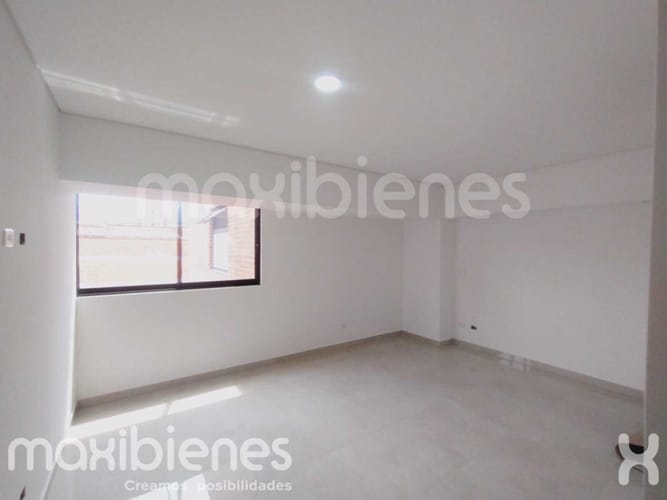 Apartamento de 2 alcobas en arriendo en La Floresta, Medellín, 103 m² · foto 4 de 15