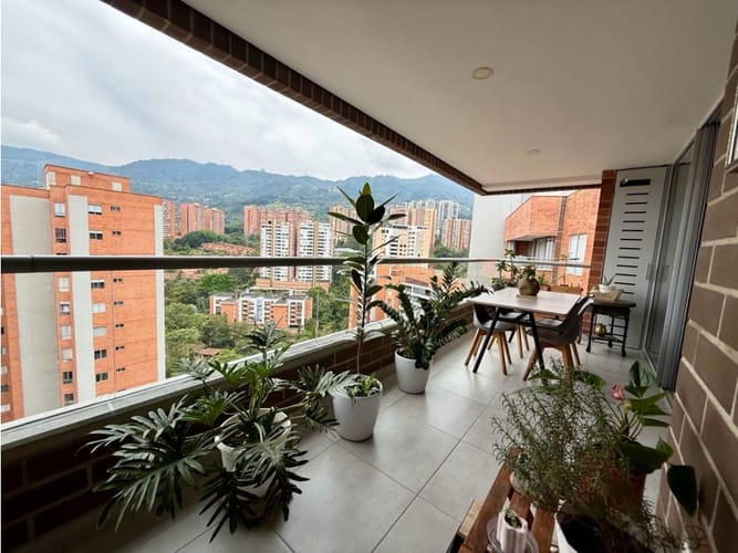 Apartamento de 2 alcobas en venta en Loma De Las Brujas, Medellín, 96 m² · foto 18 de 24