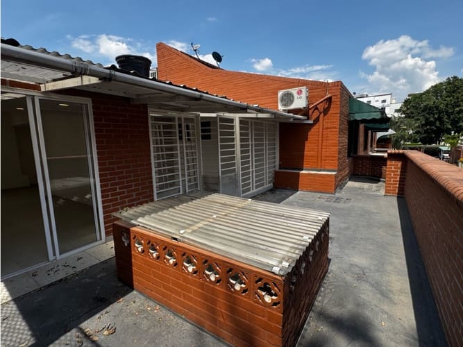 Casa de 6 alcobas en venta en El Ingenio, Cali, 350 m² · foto 17 de 19